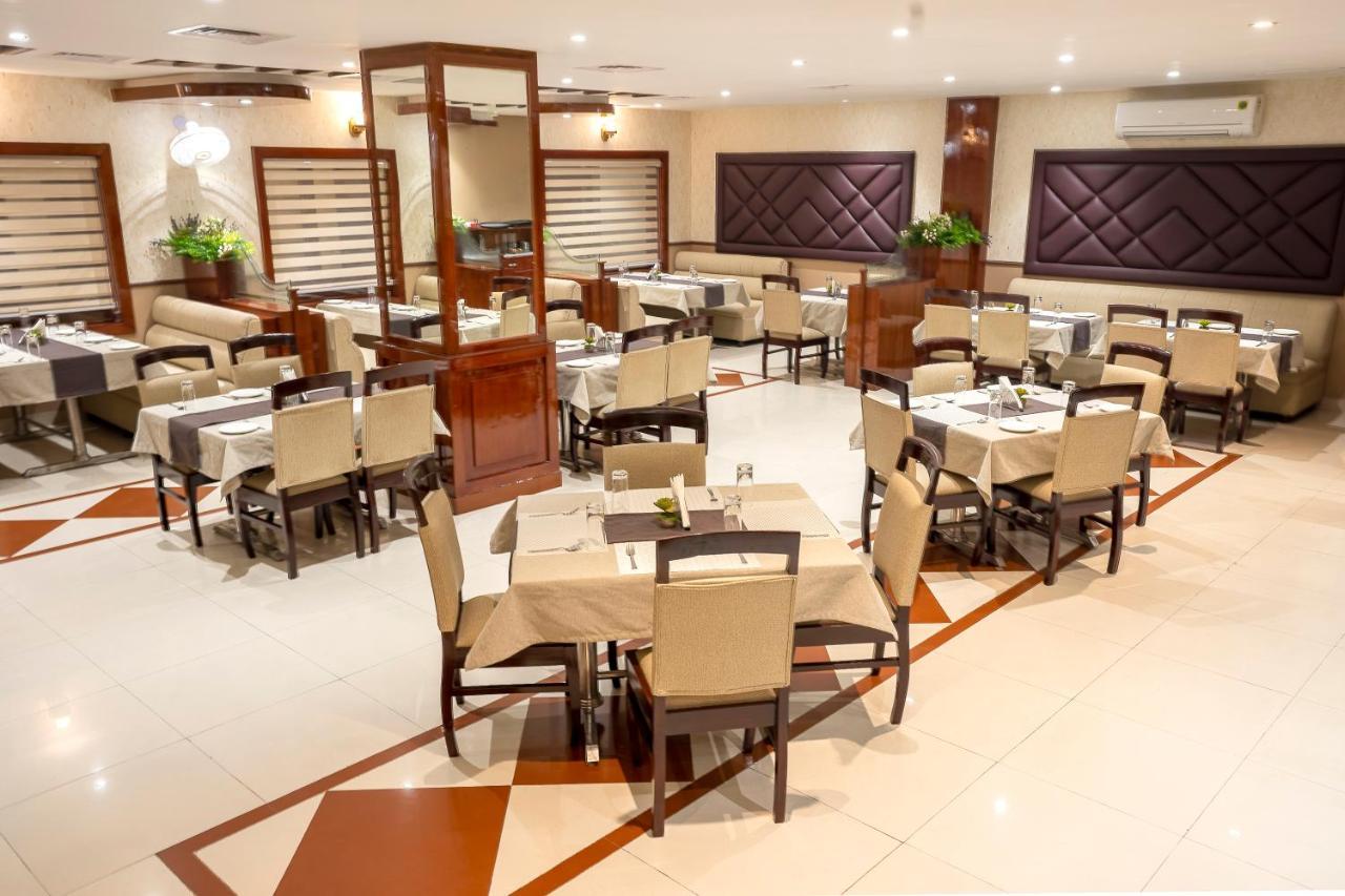 Hotel The Rivaaj Rohtak エクステリア 写真