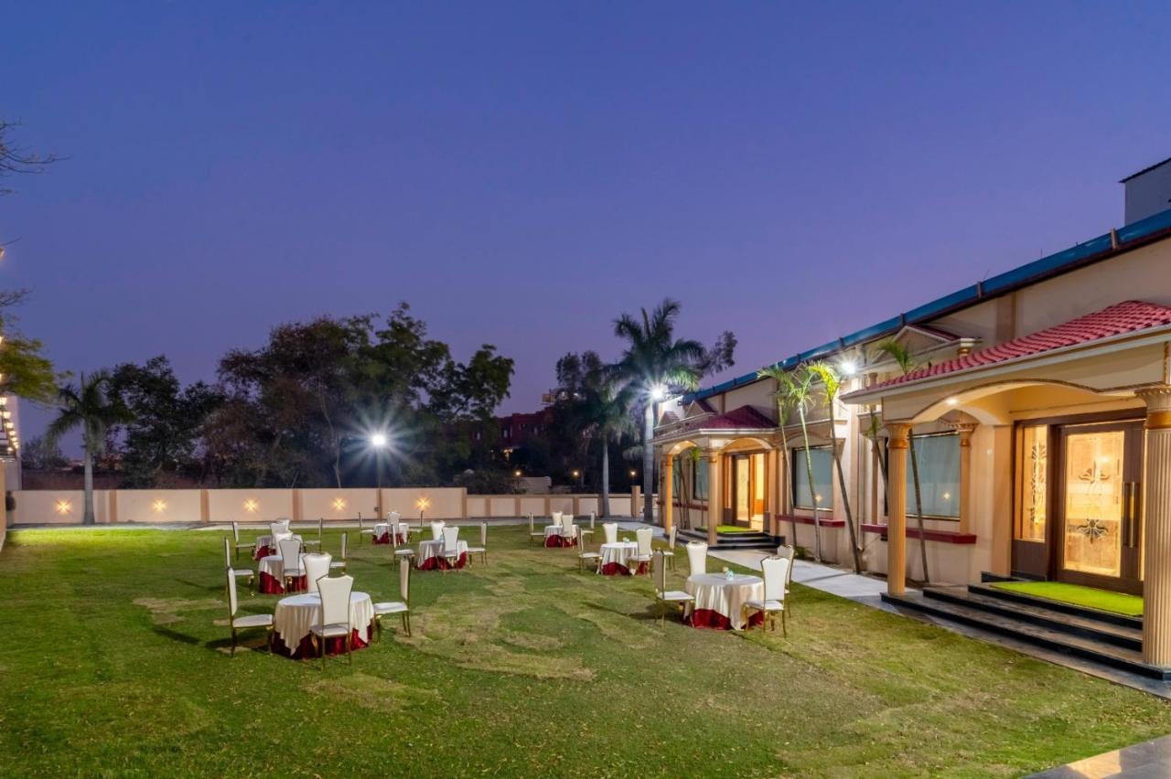 Hotel The Rivaaj Rohtak エクステリア 写真